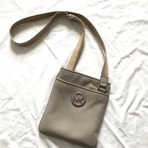 SOLD ON MERCARI MICHAEL KORS // Crossbody Bag